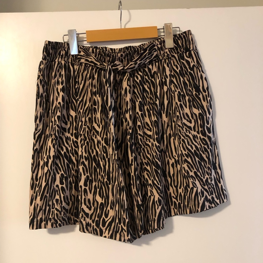 NWOT Stylish Animal Print Women's Shorts
